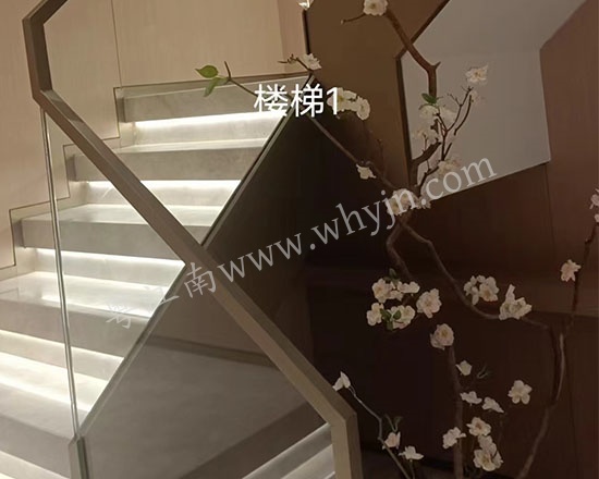 玻璃樓梯